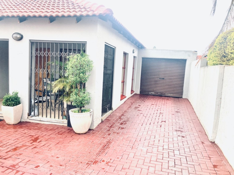 3 Bedroom Property for Sale in Mabopane Unit M North West